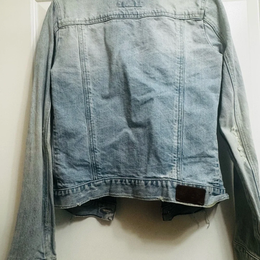 Abercrombie & Fitch Vintage Distressed Denim Jacket - Light Wash